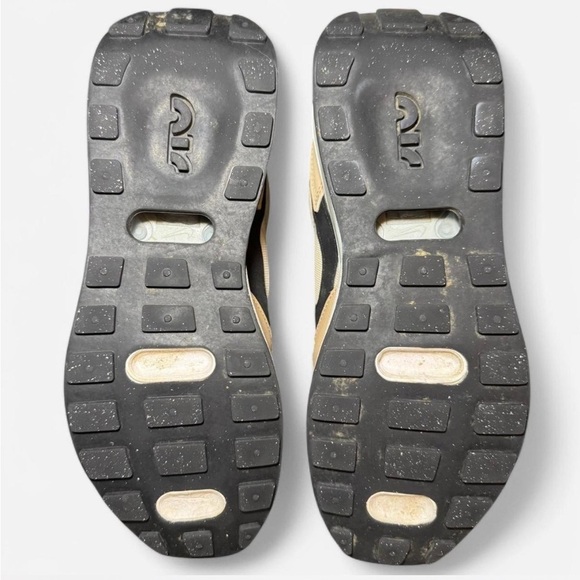 Nike Air Max Pre-day running shoes in Bone Colorway - Picture 5 of 7